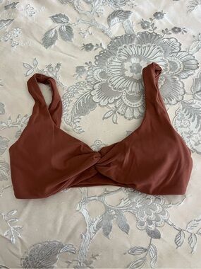 Buffbunny twisted bra